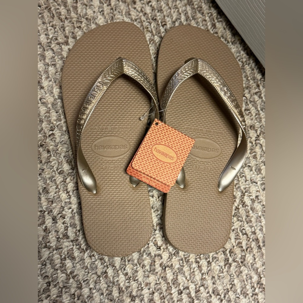 NWT Havaianas Top Flip Flop - Gold - Picture 2 of 5